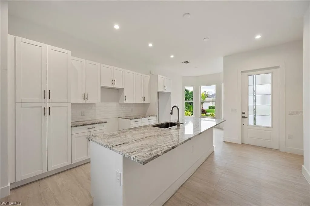 2553 Linda Dr photo from zillow
